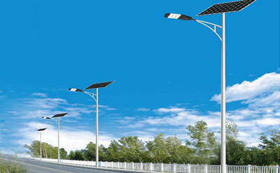 农村道路装白银太阳能路灯选多大瓦数实测